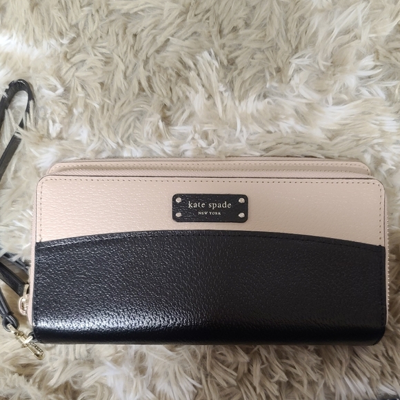 jeanne large carryall wristlet